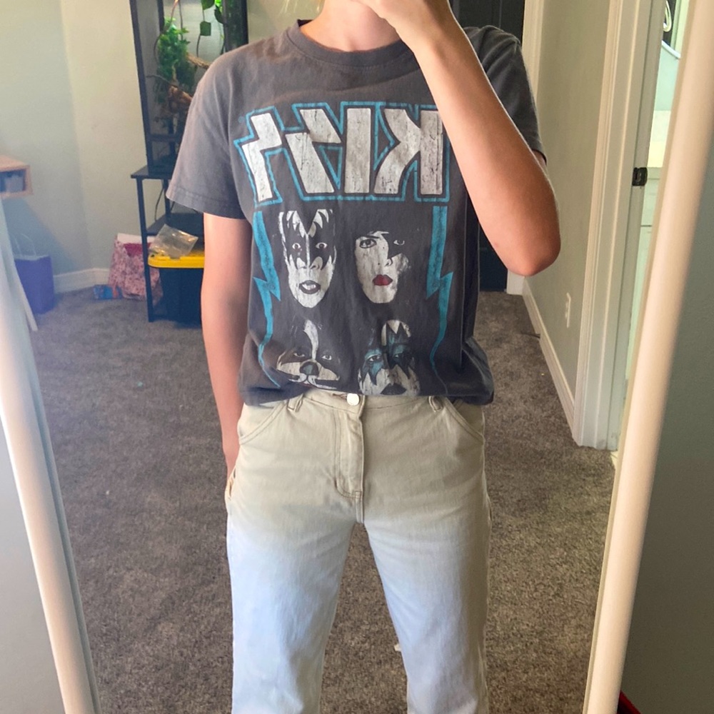 Cute KISS shirt!